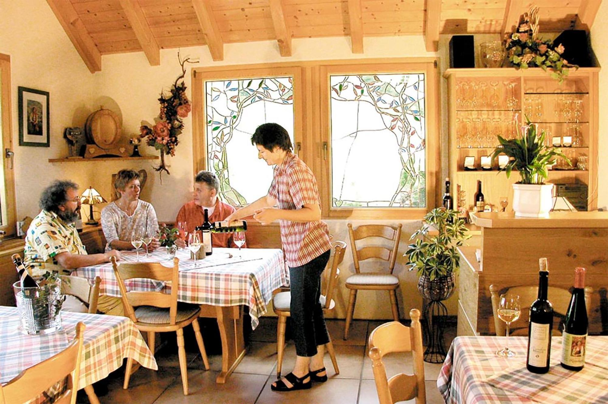 브리에델 Weingut Rosenbaum 아파트 외부 사진